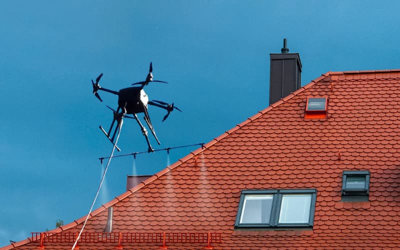 Photo d'une intervention de nettoyage de toiture à promixité de Lyon